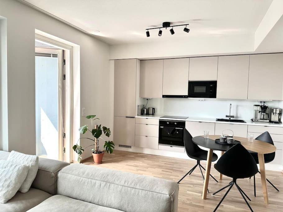 Spacious 1br With Balcony Appartement Helsinki